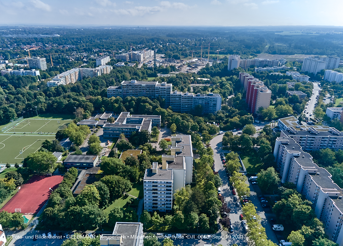 19.09.2021 - Rentenversicherung - SVN-Sportanlage, Sportanlage Perlach-Ost - Mittelschule Gerhard-Hauptmann-Ring in Neuperlach 